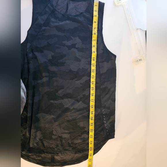 Lululemon Sculp Tank Camo - Picture 7 of 7